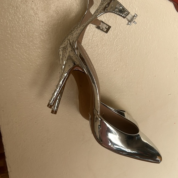 CHARLES DAVID - D'Orsay Rhinestone Silver Pump - SZ 9 - Picture 3 of 4